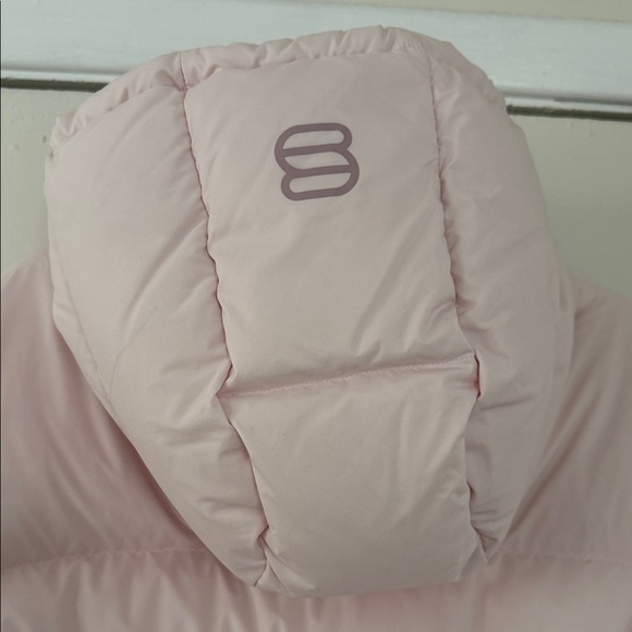 Aritzia Super Puff cliMATTE - Picture 3 of 12